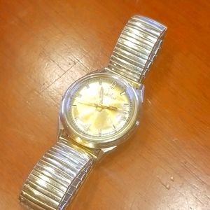 Accutron Bulova gold 10k gold Watch